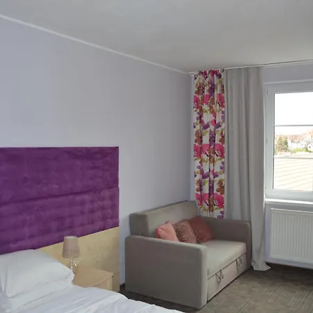 ベッド・アンド・ブレックファスト Landrynka 3*