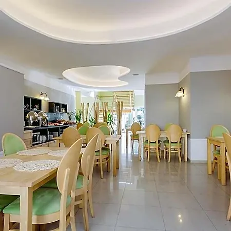 Landrynka Bed & Breakfast 3*